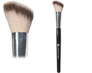 Brush 02 - Blusher - Liquidflora