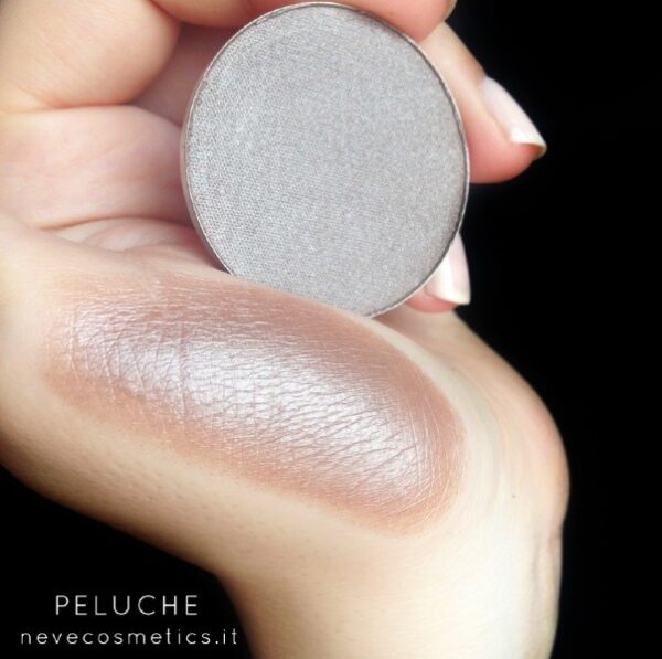 PELUCHE eyeshadow pod - Neve Cosmetics