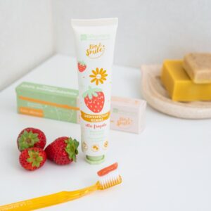 Dentifricio Lenitivo Bimbi Fragola - Bio Smile - La Saponaria