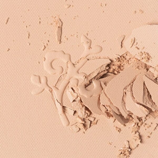 Natural Compact Powder | Cipria compatta - Porcelain - Benecos - Image 2
