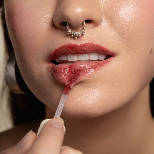Nourishing Lip Gloss 626 Summerberry - Uoga Uoga - immagine 3