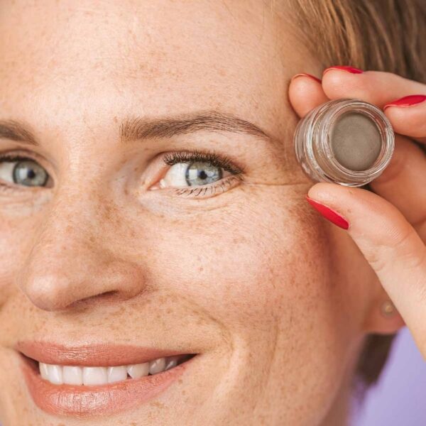 Eyebrow Pomade - Tinta in crema per sopracciglia "Taupe" - Uoga Uoga - Image 2